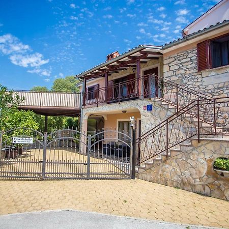 Villa Michelle Karojba Exteriér fotografie