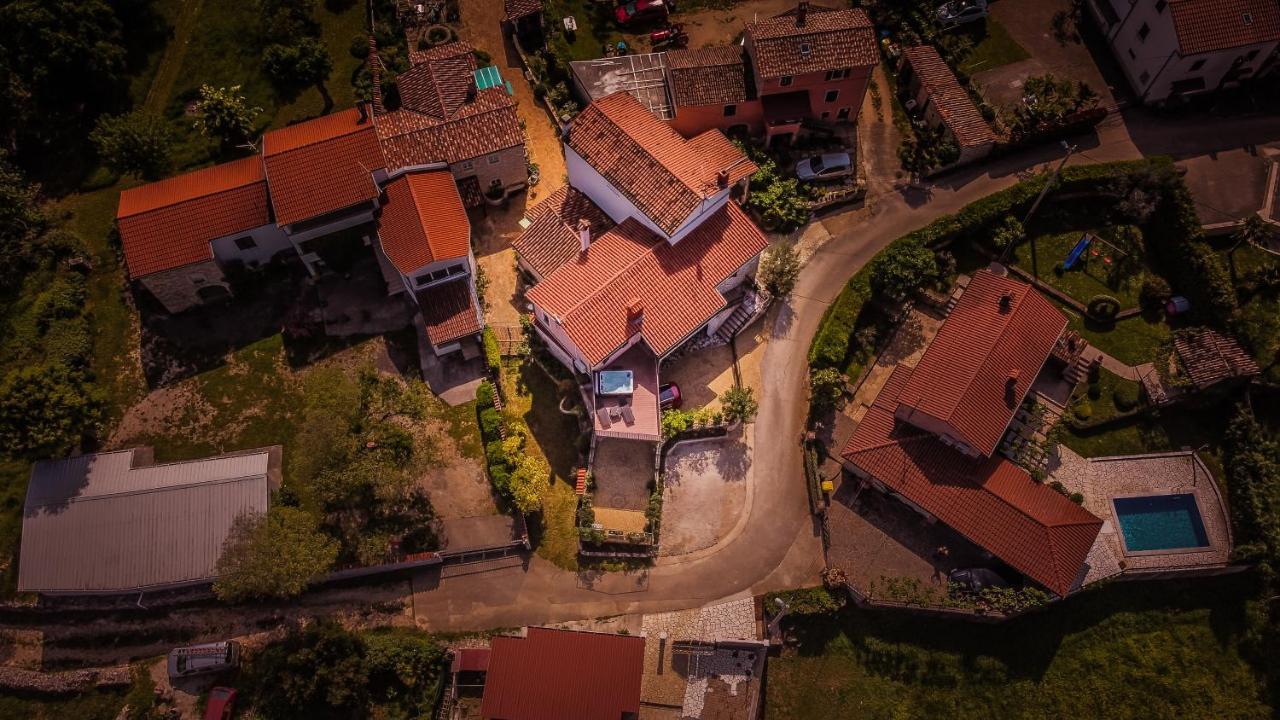 Villa Michelle Karojba Exteriér fotografie