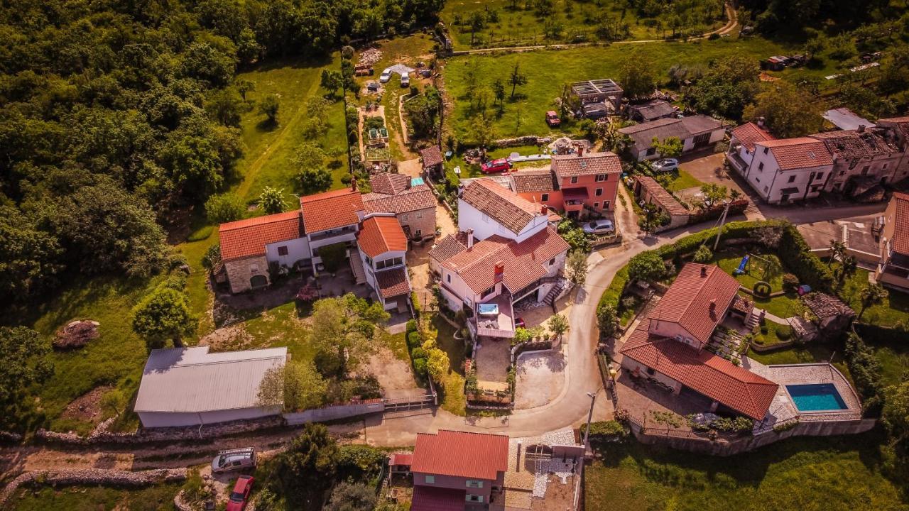 Villa Michelle Karojba Exteriér fotografie