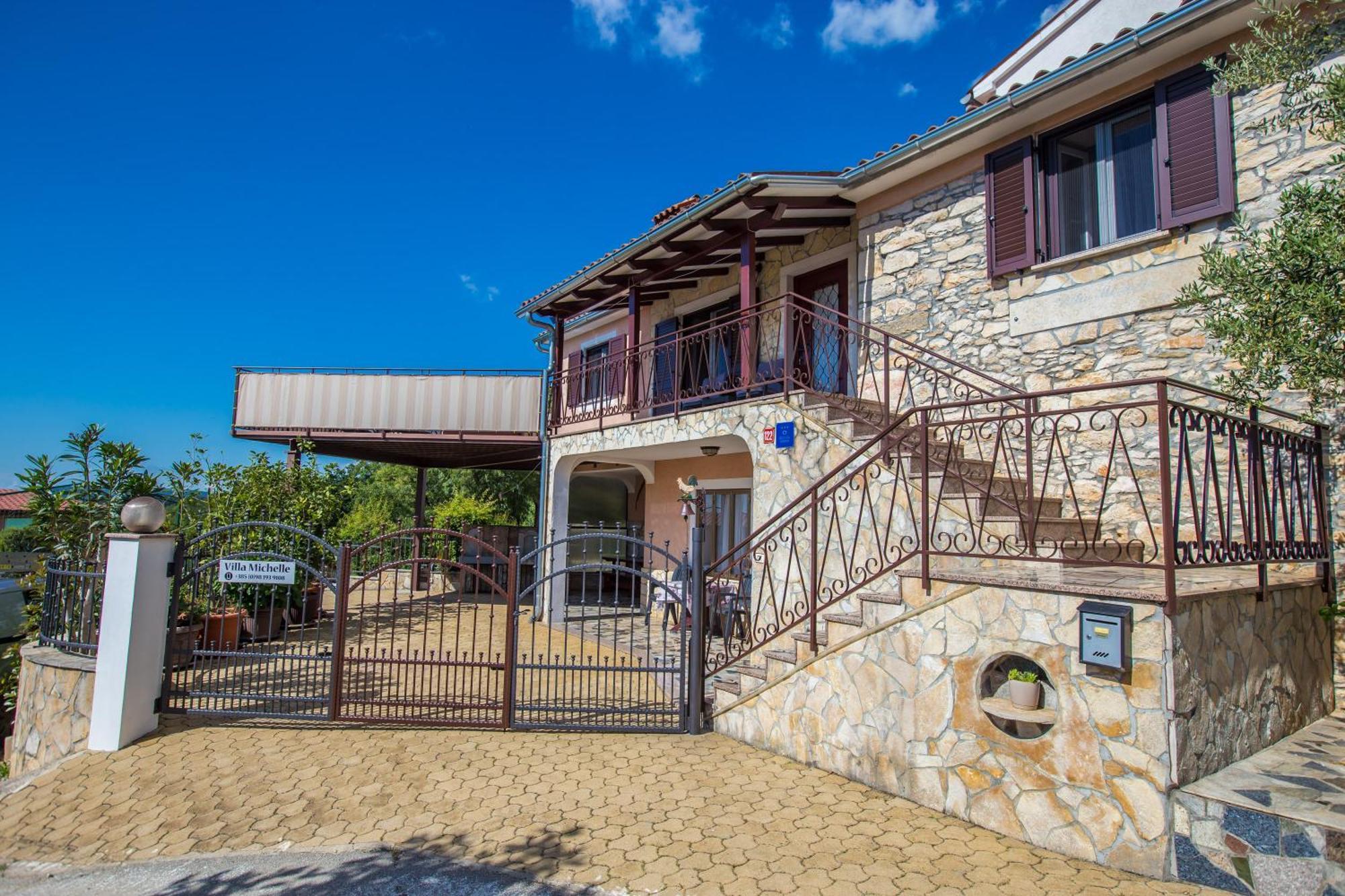 Villa Michelle Karojba Exteriér fotografie