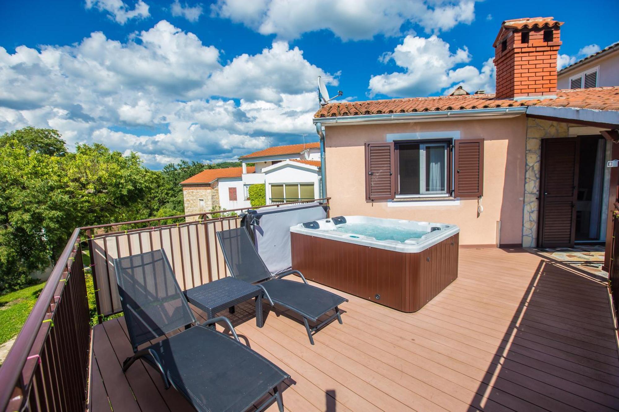 Villa Michelle Karojba Exteriér fotografie