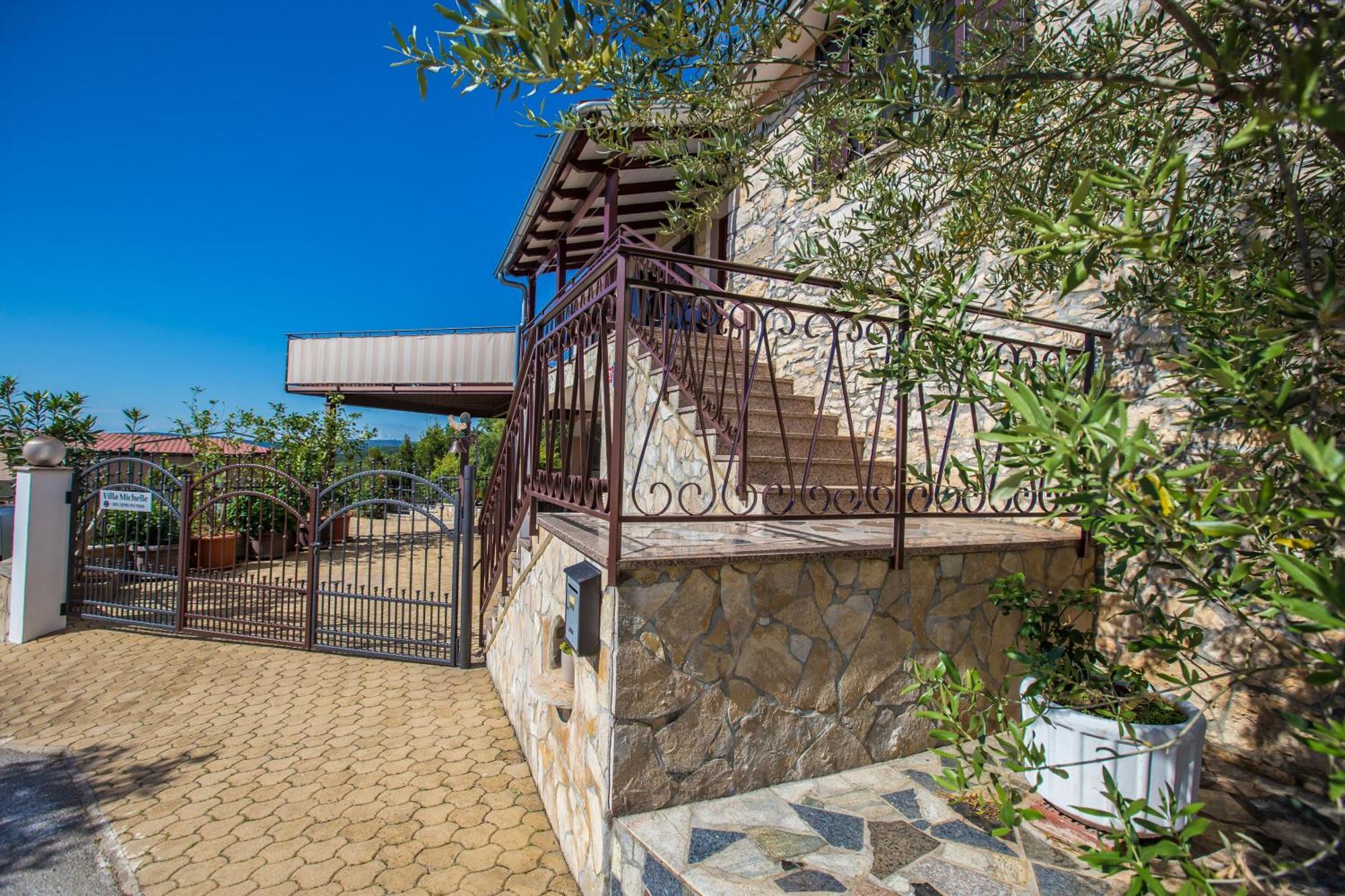 Villa Michelle Karojba Exteriér fotografie