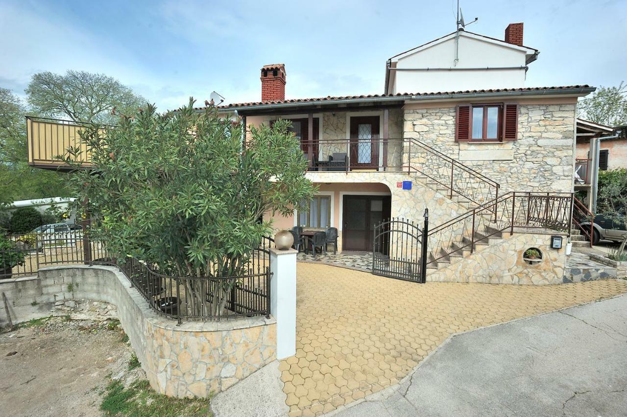 Villa Michelle Karojba Exteriér fotografie