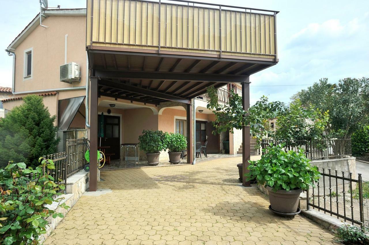 Villa Michelle Karojba Exteriér fotografie