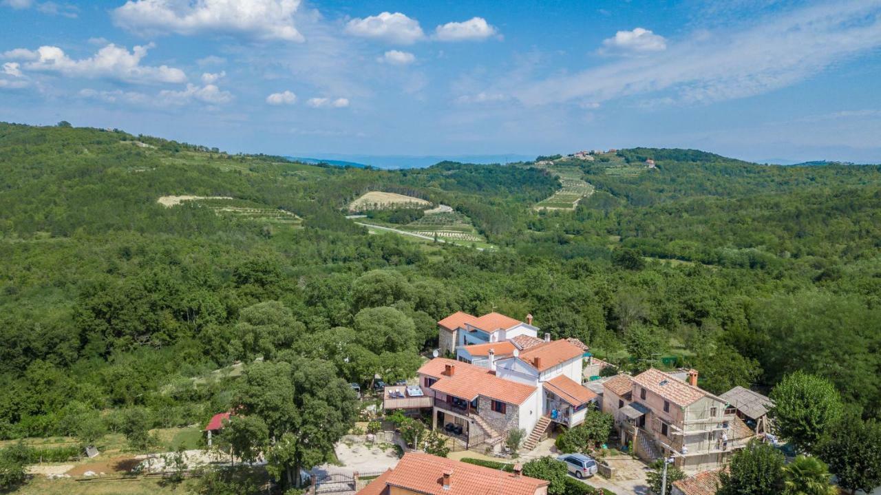 Villa Michelle Karojba Exteriér fotografie