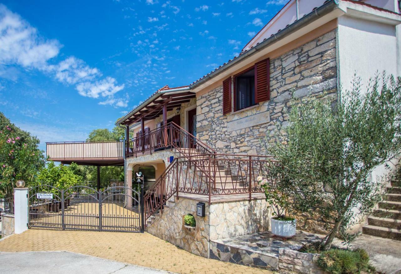 Villa Michelle Karojba Exteriér fotografie