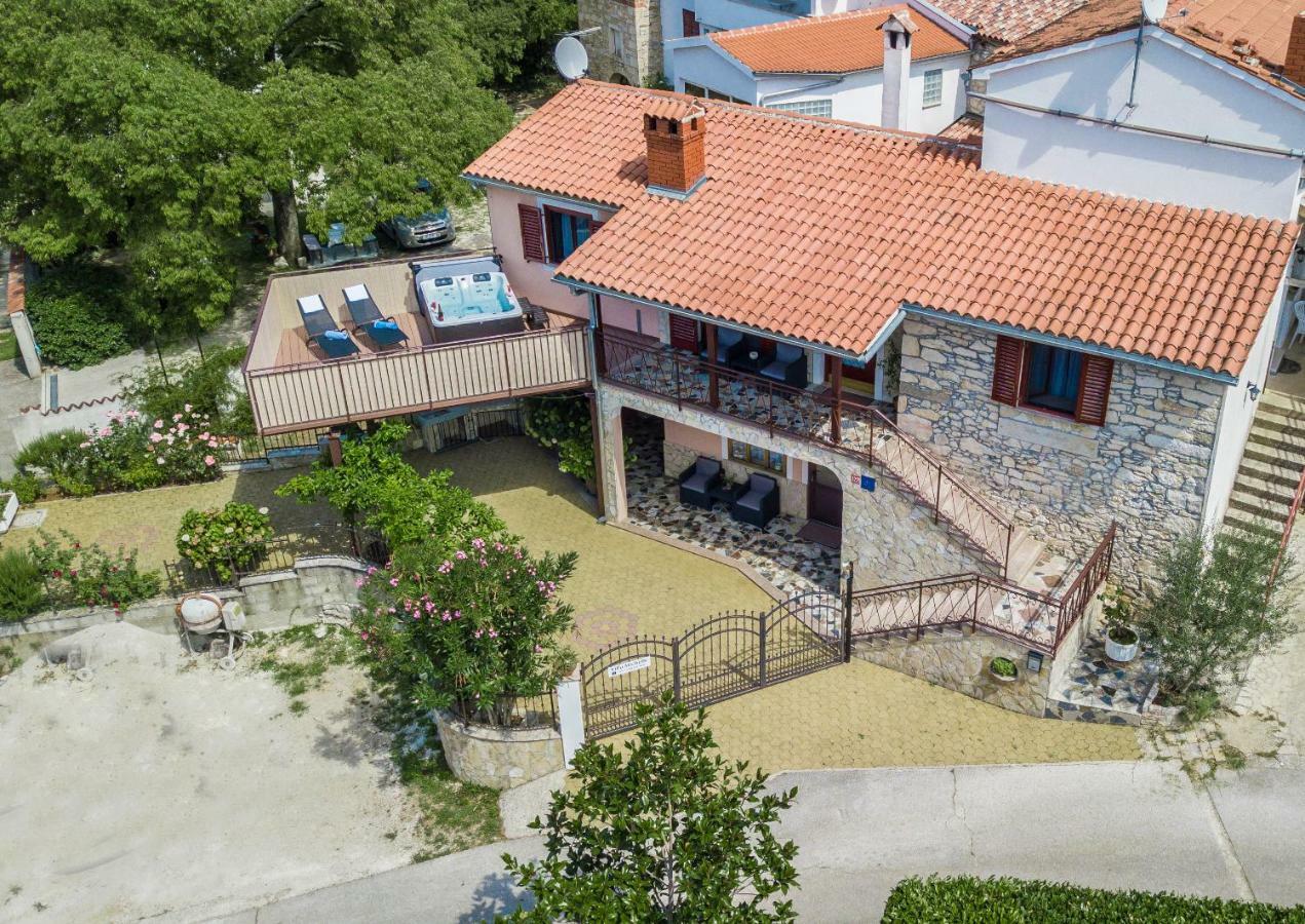 Villa Michelle Karojba Exteriér fotografie