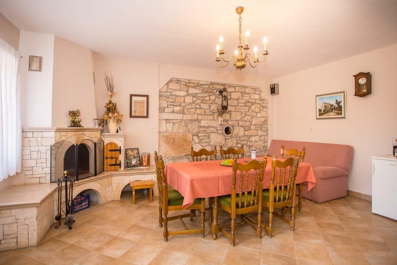 Villa Michelle Karojba Exteriér fotografie